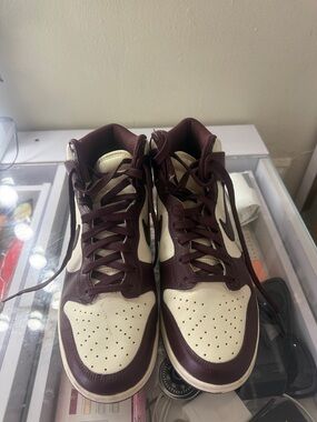Nike High-Top Sneakers in Cream and Maroon